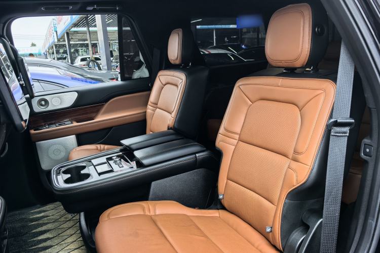 Used Lincoln Navigator 2018 3.5T Prestige Version China V Emission Standard Interior 8