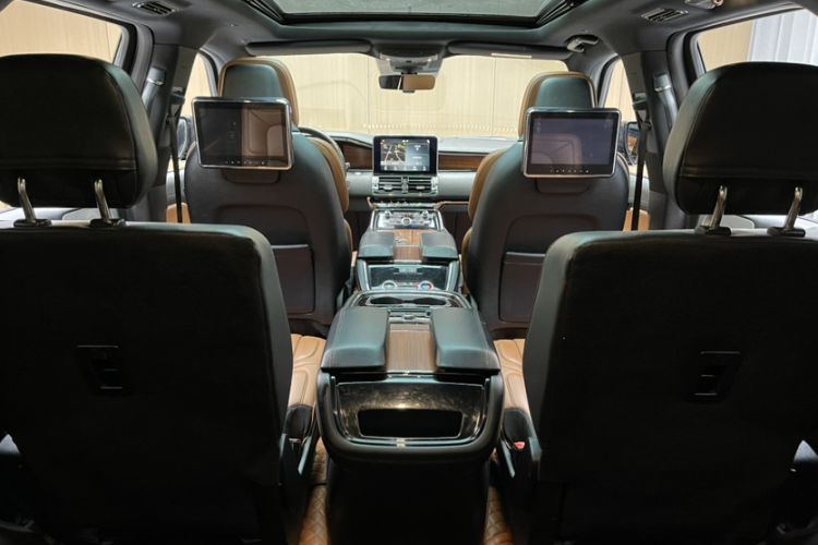 Used Lincoln Navigator 2018 3.5T Prestige Version China V Emission Standard Interior 9