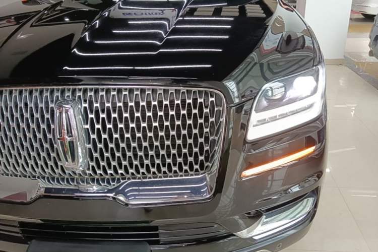 Used Lincoln Navigator 2018 3.5T Prestige Version China V Emission Standard Left Front Headlight