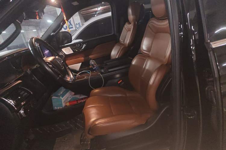 Used Lincoln Navigator 2018 3.5T Prestige Version China V Emission Standard Left Front Seat