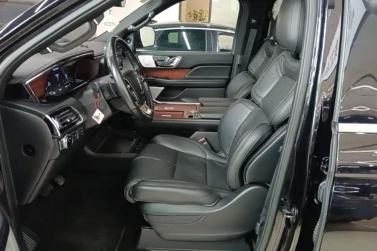 Used Lincoln Navigator 2018 3.5T Prestige Version China V Emission Standard Left Front Seat