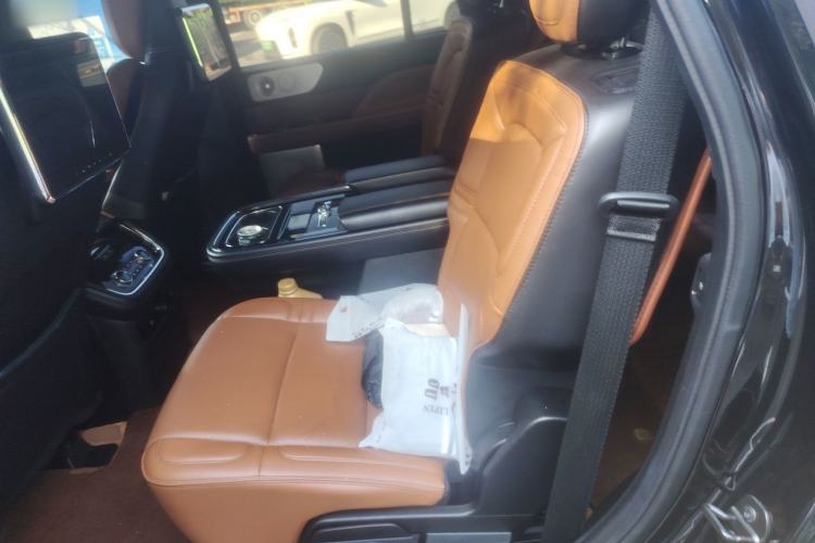 Used Lincoln Navigator 2018 3.5T Prestige Version China V Emission Standard Left Rear Seat