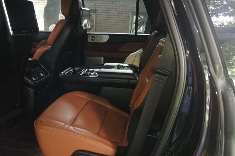 Used Lincoln Navigator 2018 3.5T Prestige Version China V Emission Standard Left Rear Seat