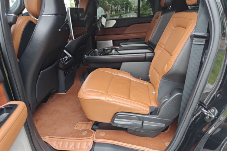 Used Lincoln Navigator 2018 3.5T Prestige Version China V Emission Standard Left Rear Seat