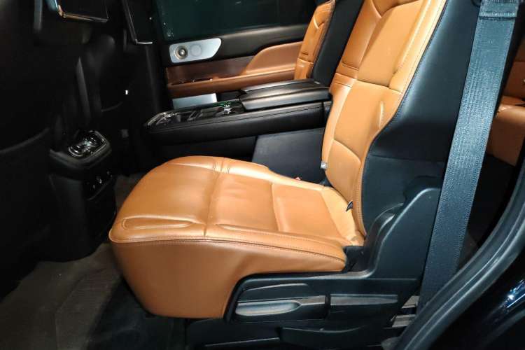 Used Lincoln Navigator 2018 3.5T Prestige Version China V Emission Standard Left Rear Seat