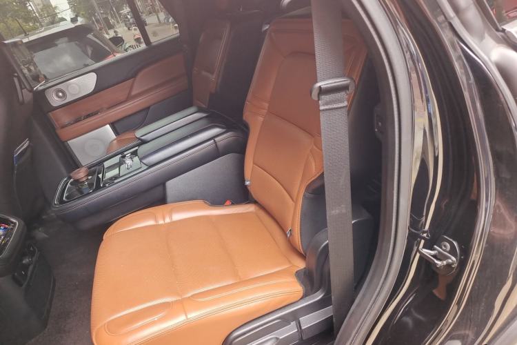 Used Lincoln Navigator 2018 3.5T Prestige Version China V Emission Standard Left Rear Seat