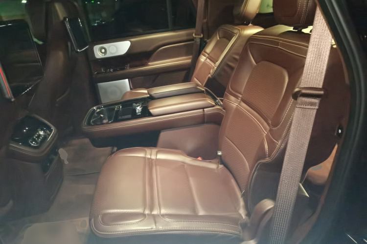 Used Lincoln Navigator 2018 3.5T Presidential Series China V Standard Left Rear Seat