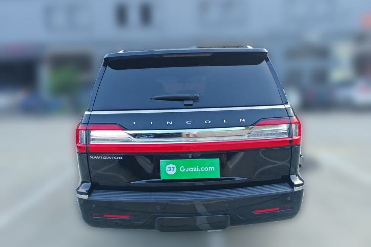 Used Lincoln Navigator  Rear