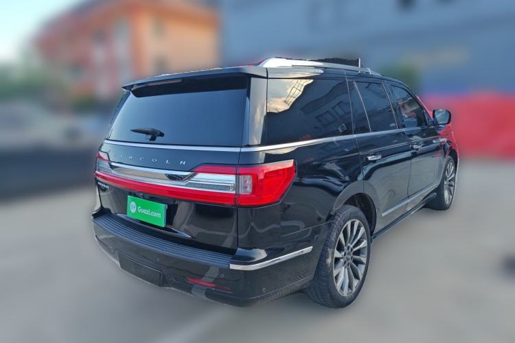 Used Lincoln Navigator  Rear Right 45 Deg