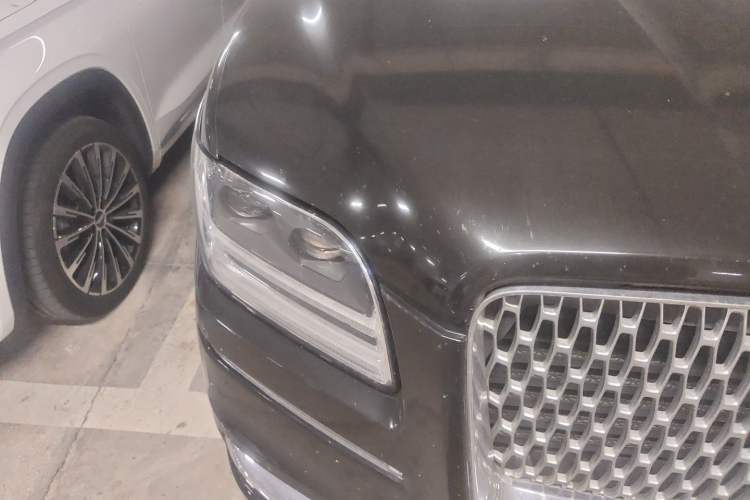 Used Lincoln Navigator 2018 3.5T Prestige Version China V Emission Standard Right Front Headlight