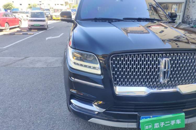 Used Lincoln Navigator 2018 3.5T Prestige Version China V Emission Standard Right Front Headlight