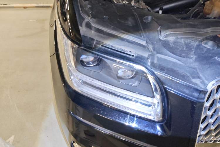 Used Lincoln Navigator 2018 3.5T Prestige Version China V Emission Standard Right Front Headlight