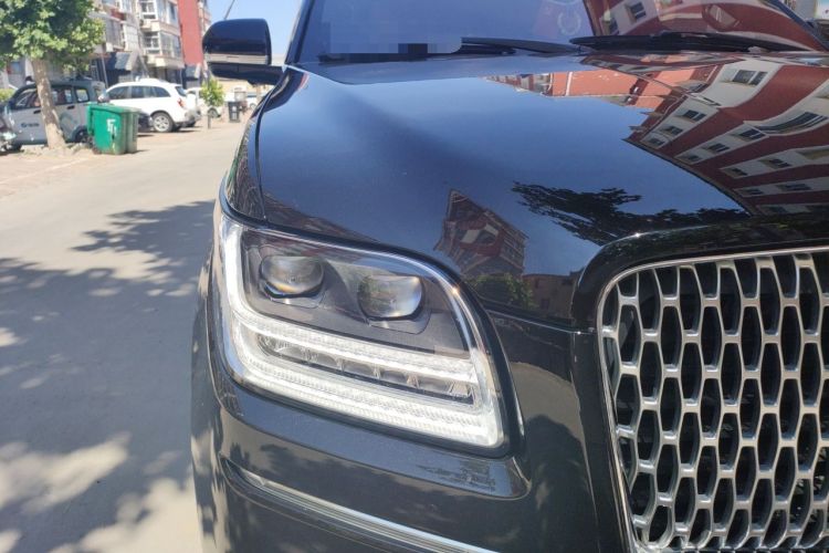 Used Lincoln Navigator 2018 3.5T Prestige Version China V Emission Standard Right Front Headlight