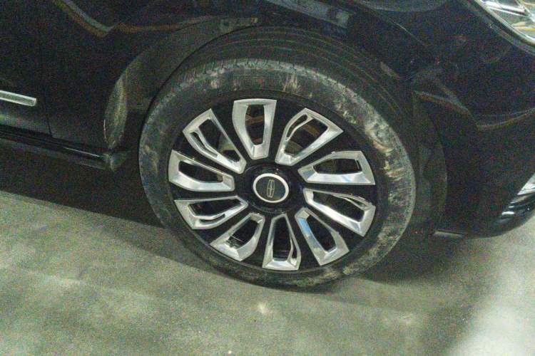 Used Lincoln Navigator 2018 3.5T Prestige Version China V Emission Standard Right Front Wheel Hub