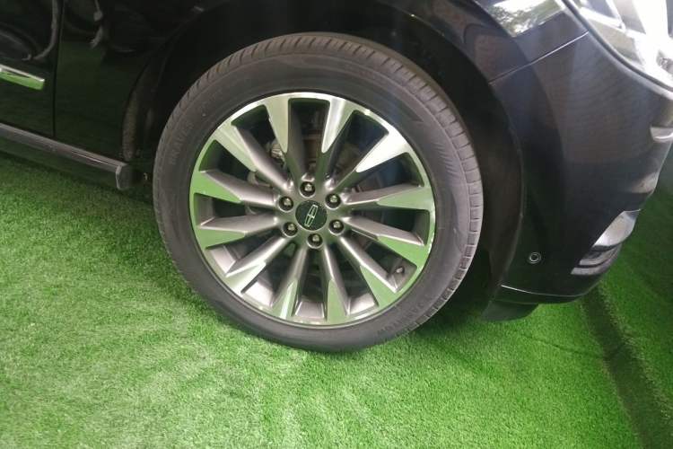 Used Lincoln Navigator 2018 3.5T Prestige Version China V Emission Standard Right Front Wheel Hub