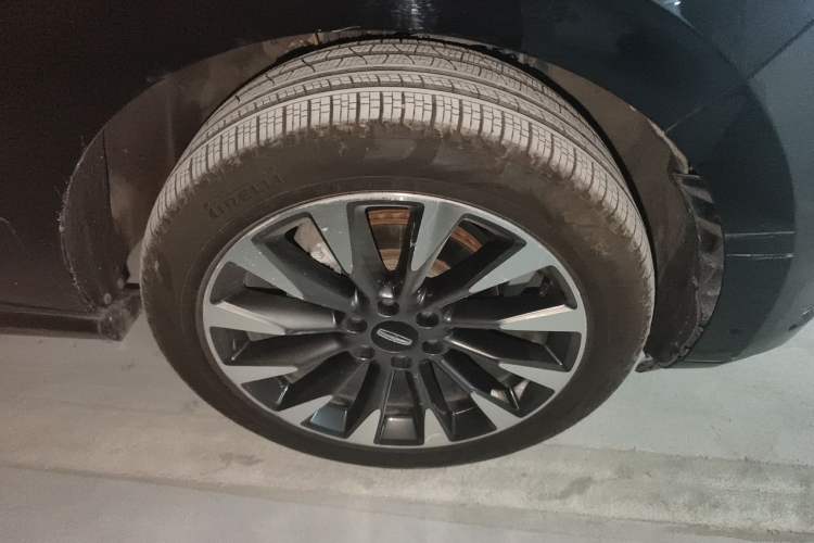 Used Lincoln Navigator 2018 3.5T Prestige Version China V Emission Standard Right Front Wheel Hub