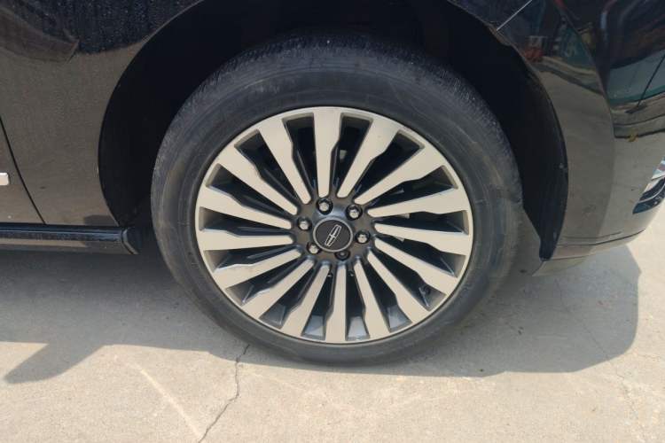 Used Lincoln Navigator 2018 3.5T Four-Wheel Drive Reserve Long-Wheelbase Version U.S. Specification Right Front Wheel Hub