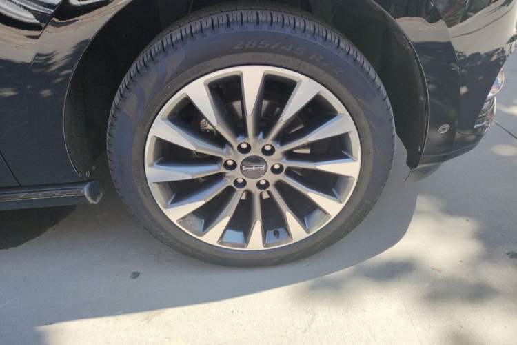 Used Lincoln Navigator 2018 3.5T Prestige Version China V Emission Standard Right Front Wheel Hub