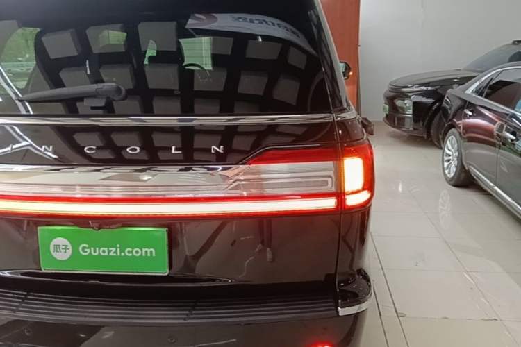 Used Lincoln Navigator 2018 3.5T Prestige Version China V Emission Standard Right Rear Taillight
