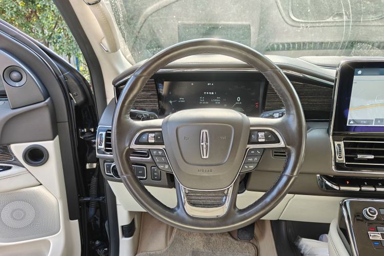 Used Lincoln Navigator 2018 3.5T Presidential Series China V Standard Steering Wheel