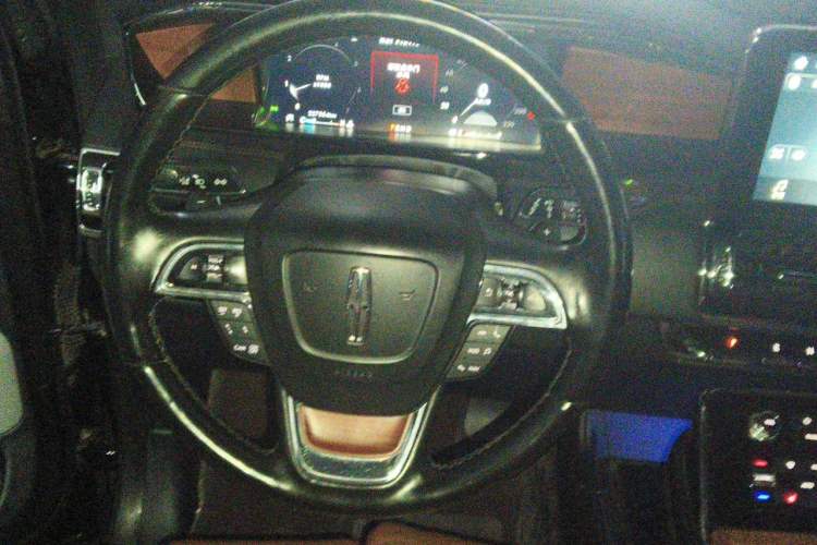 Used Lincoln Navigator 2018 3.5T Prestige Version China V Emission Standard Steering Wheel