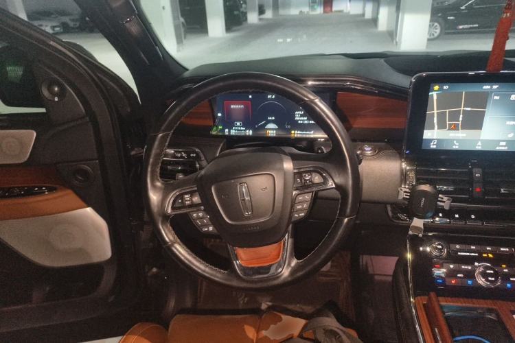 Used Lincoln Navigator 2018 3.5T Prestige Version China V Emission Standard Steering Wheel