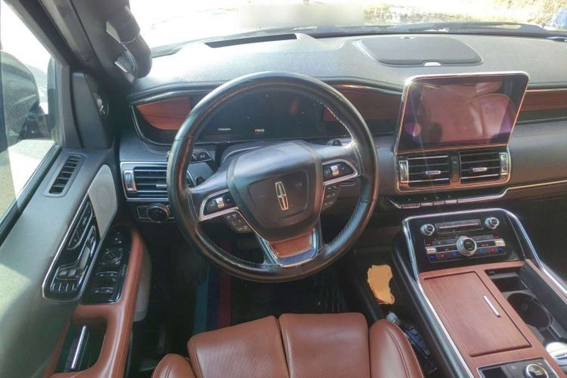 Used Lincoln Navigator 2018 3.5T Prestige Version China V Emission Standard Steering Wheel