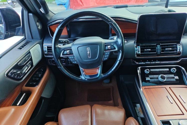 Used Lincoln Navigator  Steering Wheel