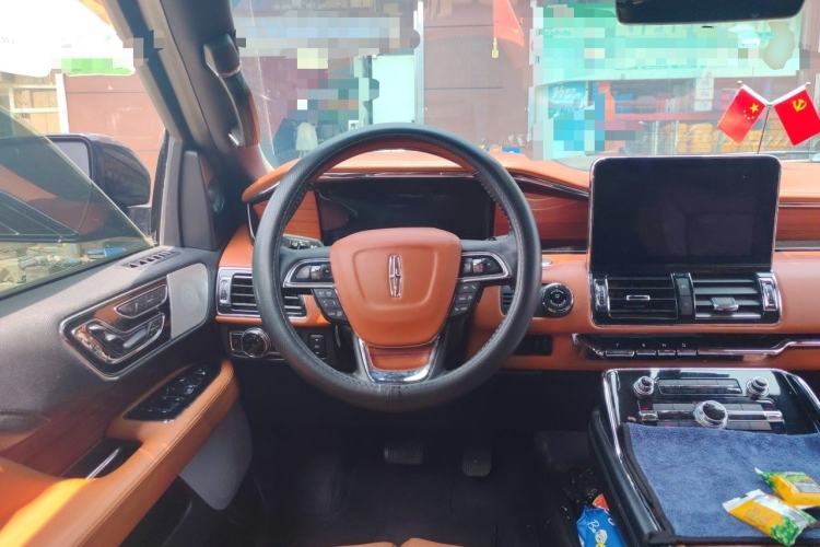 Used Lincoln Navigator 2018 3.5T Four-Wheel Drive Reserve Long-Wheelbase Version U.S. Specification Steering Wheel