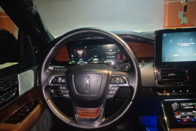 Used Lincoln Navigator 2018 3.5T Prestige Version China V Emission Standard Steering Wheel