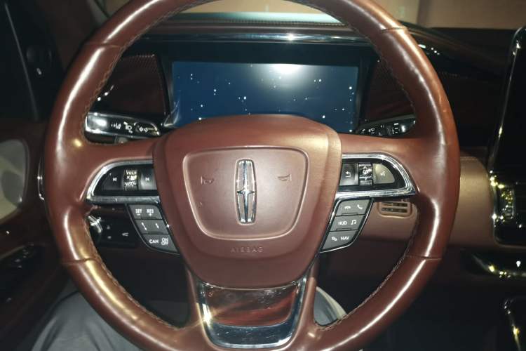 Used Lincoln Navigator 2018 3.5T Presidential Series China V Standard Steering Wheel