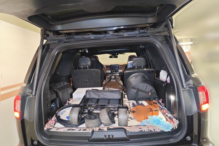 Used Lincoln Navigator 2018 3.5T Prestige Version China V Emission Standard Trunk