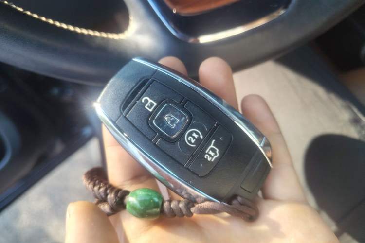 Used Lincoln Navigator 2018 3.5T Prestige Version China V Emission Standard Vehicle Key