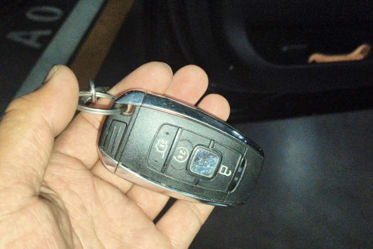 Used Lincoln Navigator 2018 3.5T Prestige Version China V Emission Standard Vehicle Key