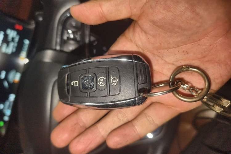 Used Lincoln Navigator 2018 3.5T Prestige Version China V Emission Standard Vehicle Key