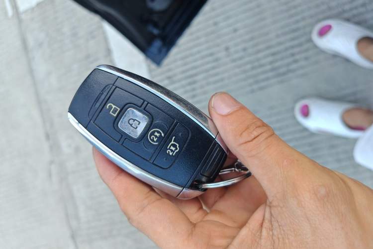 Used Lincoln Navigator  Vehicle Key