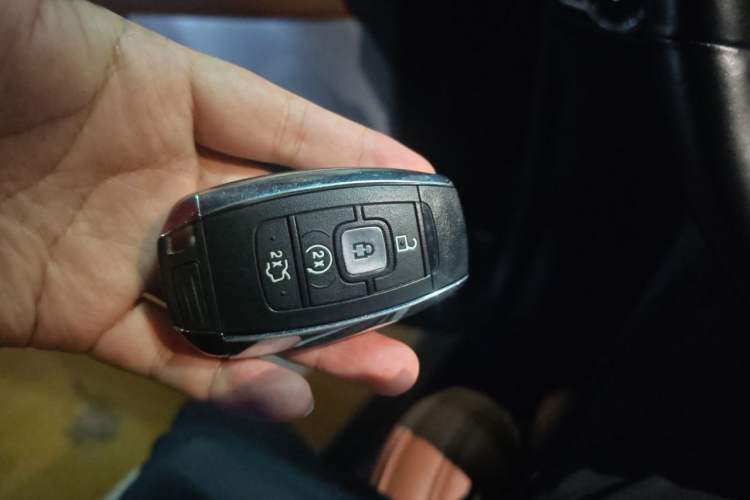 Used Lincoln Navigator 2018 3.5T Prestige Version China V Emission Standard Vehicle Key