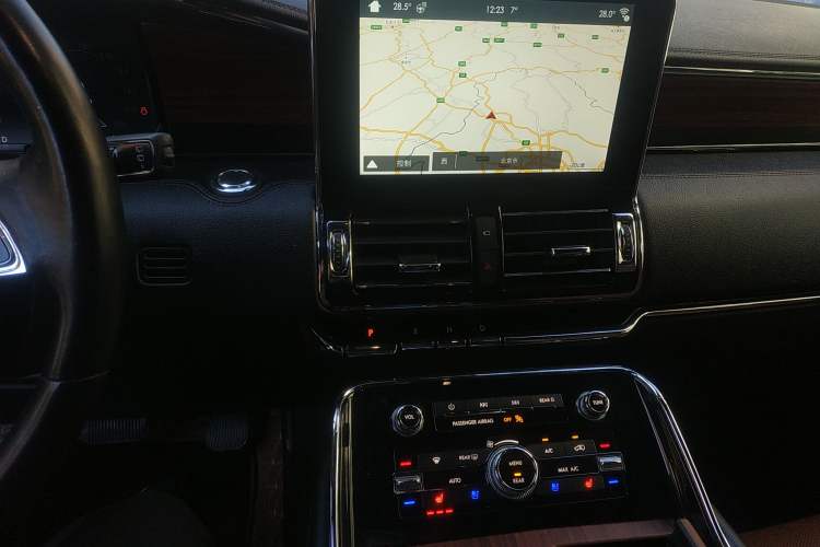 Used Lincoln Navigator 2018 3.5T Prestige Version China V Emission Standard Audio And AC Panel
