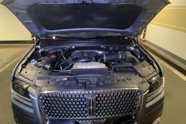 Used Lincoln Navigator 2018 3.5T Presidential Series China V Standard Engine Bay