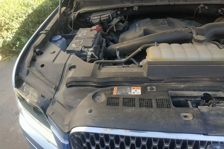 Used Lincoln Navigator 2018 3.5T Prestige Version China V Emission Standard Engine Bay Right