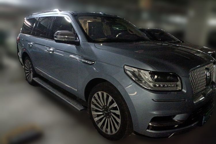 Used Lincoln Navigator 2018 3.5T Presidential Series China V Standard Front Right 45 Deg