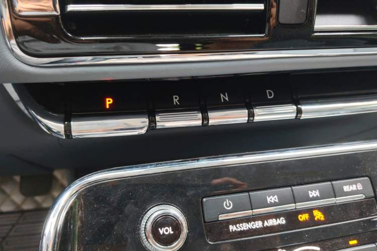 Used Lincoln Navigator 2018 3.5T Prestige Version China V Emission Standard Gear Lever