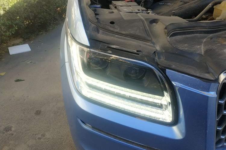 Used Lincoln Navigator 2018 3.5T Prestige Version China V Emission Standard Right Front Headlight