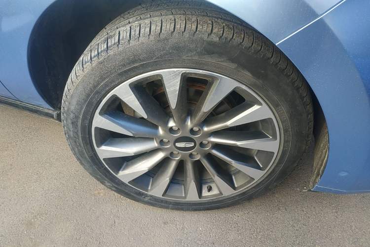 Used Lincoln Navigator 2018 3.5T Prestige Version China V Emission Standard Right Front Wheel Hub
