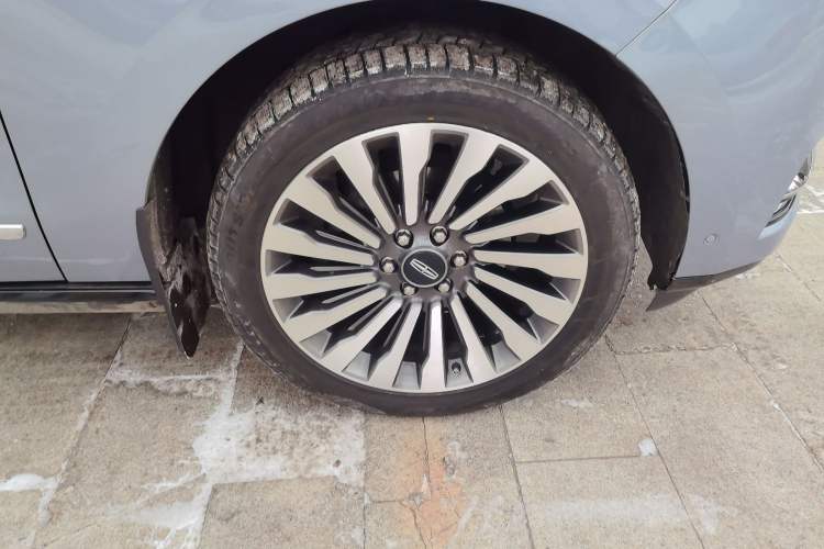 Used Lincoln Navigator 2018 3.5T Presidential Series China V Standard Right Front Wheel Hub