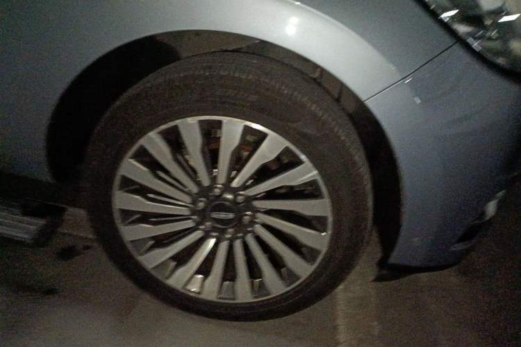 Used Lincoln Navigator 2018 3.5T Presidential Series China V Standard Right Front Wheel Hub