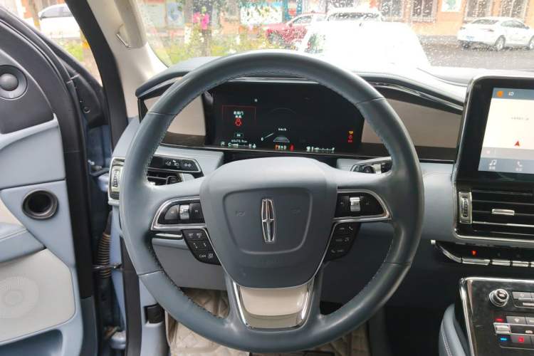 Used Lincoln Navigator 2018 3.5T Prestige Version China V Emission Standard Steering Wheel