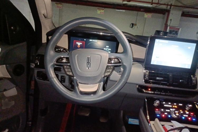 Used Lincoln Navigator 2018 3.5T Presidential Series China V Standard Steering Wheel