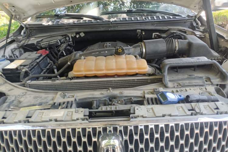 Used Lincoln Navigator 2018 3.5T Prestige Version China V Emission Standard Engine Bay