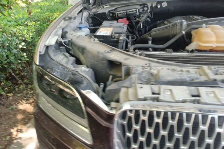 Used Lincoln Navigator 2018 3.5T Prestige Version China V Emission Standard Engine Bay Right